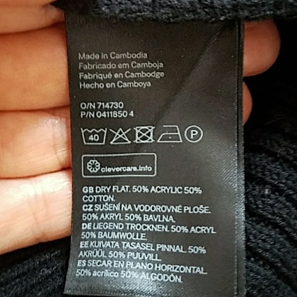 Urban Outfitter DIVIDED Black Sweater size L - Picture 8 of 8